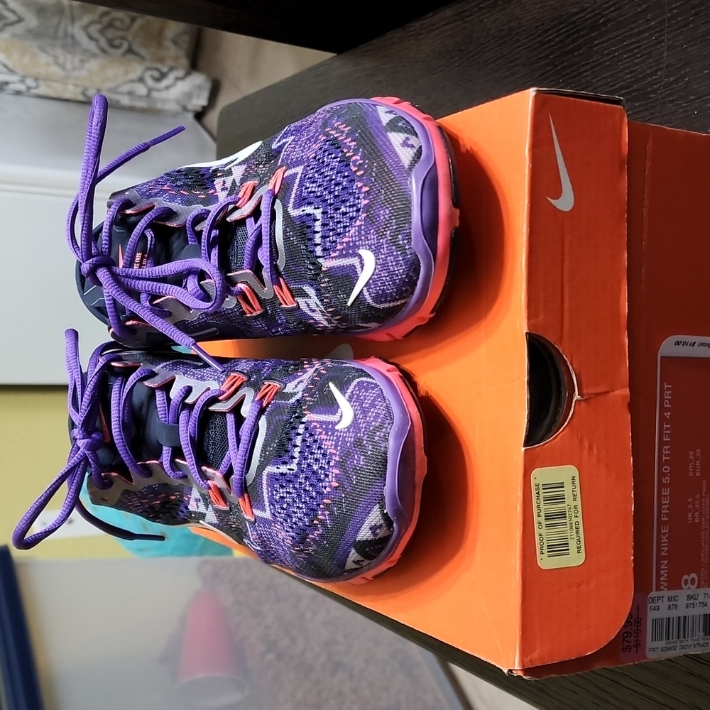 Size 8 Nike Free 5.0